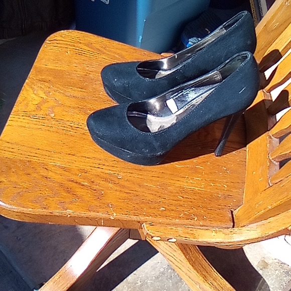 Woman's heels - Picture 2 of 5